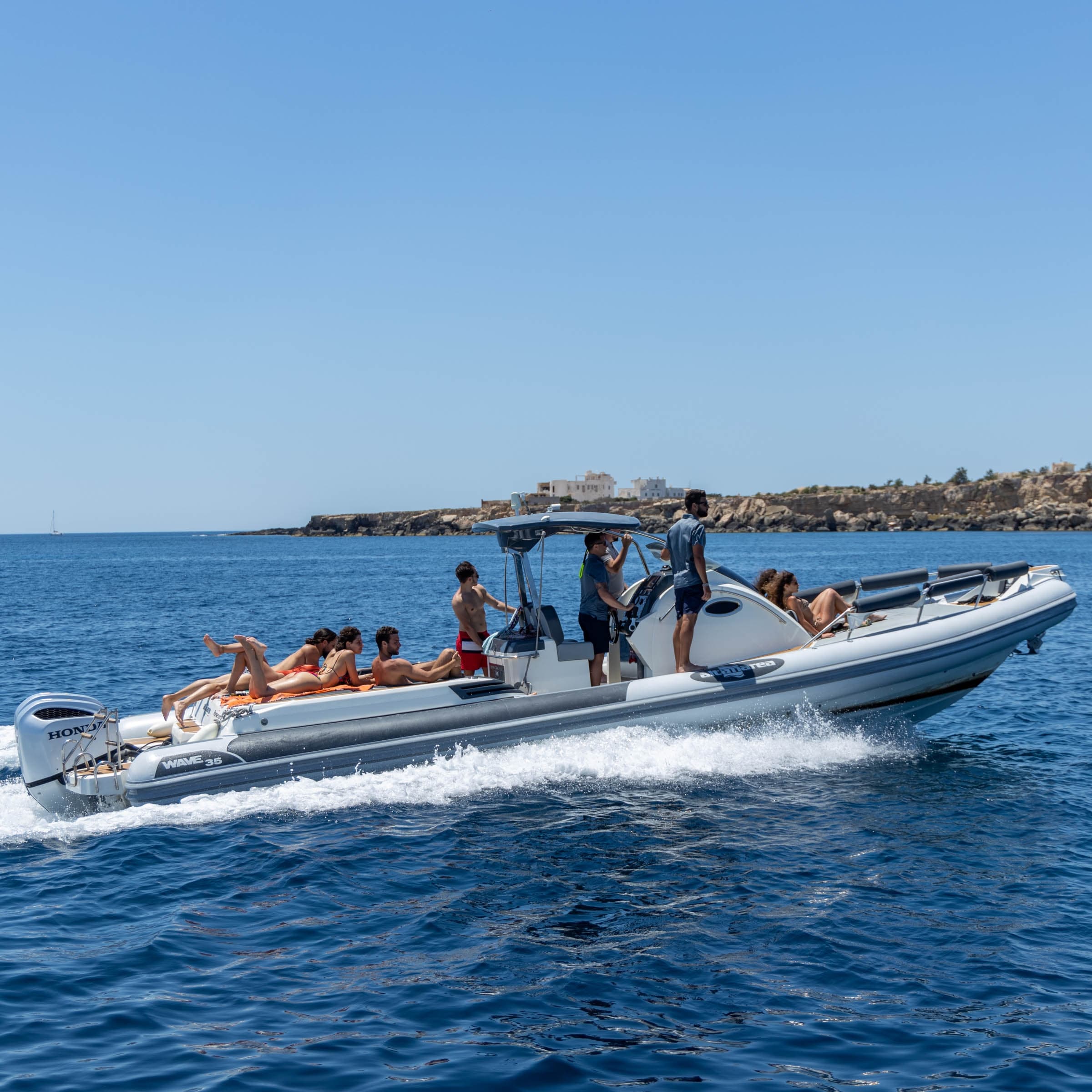 Egadi Day : Tour in barca Favignana e Levanzo